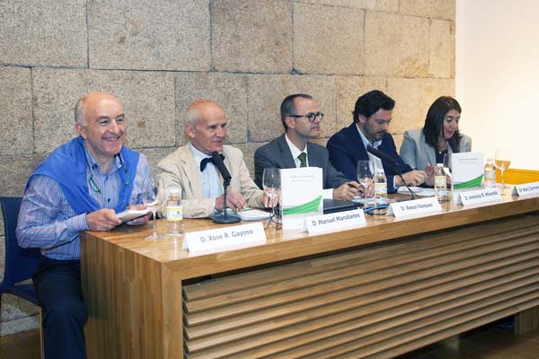 Acto de presentación do libro de Manuel Mandianes en Santiago.