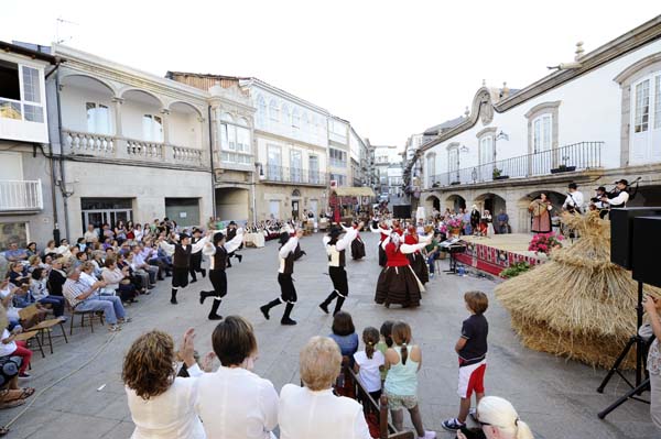Danza na tarde das ferreñas do pasado ano en Viana do Bolo./ Foto: Carlos G. Hervella.