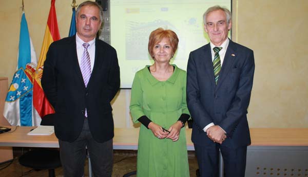 O Subdelegado do Goberno en Ourense, Roberto Castro (primeiro pola dereita), na presentación do concurso da Constitución.