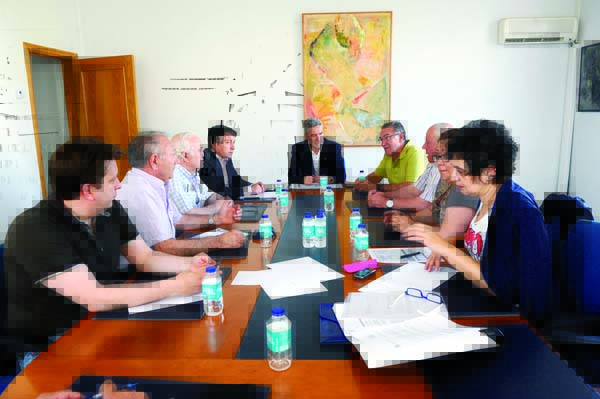 Reunión da comisión de seguemento da Plataforma a favor da A-76 en Monforte o pasado mes de xuño./ Foto: Carlos G. Hervella.