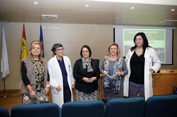 A xerente de Xestión Integrada de Ourense, Verín e O Barco (a segunda pola dereita), con responsables do HCV, na presentación./ Foto: Carlos G. Hervella.