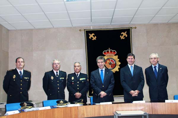 Cosidó estivo acompañado por outras autoridades como o delegado do Goberno en Galicia e o subdelegado do Goberno en Ourense.