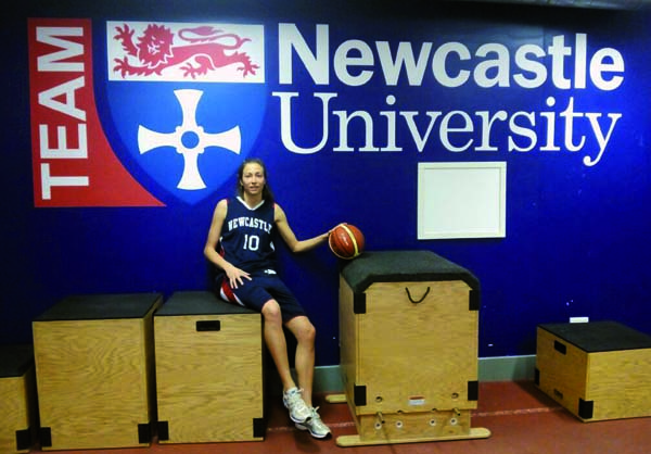 Noelia Cacheiro, xogadora do Newcastle University (UK).