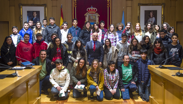 Os alumnos do IES Cosme López na Deputación de Ourense.