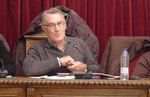 O alcalde do Barco, Alfredo García, durante un pleno./ Foto: Ángeles Rodríguez.