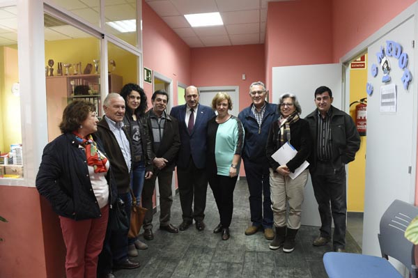 A directora xeral de Política Social co alcalde do Barco, o delegado da Xunta en Ourense e a directiva de Asfaval.