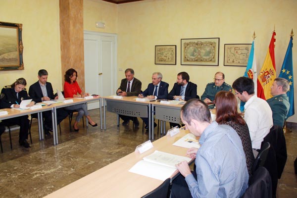 Reunión da Comisión Provincial de Tráfico e Seguridad Viaria na Subdelegación do Goberno de Ourense.