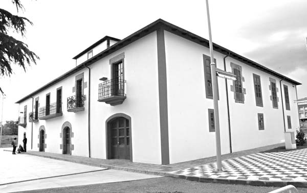 Casa Río Cigüeño, sede de Cruz Vermella Valdeorras.