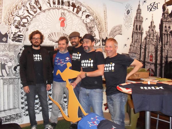 Presentación das camisetas do Festival de Cans 2015 no Rei Zentolo. De esquerda á dereita: Pablo Rodríguez, Jorge Coira, Alfonso Pato, Ricardo de Barreiro e Avelino González.