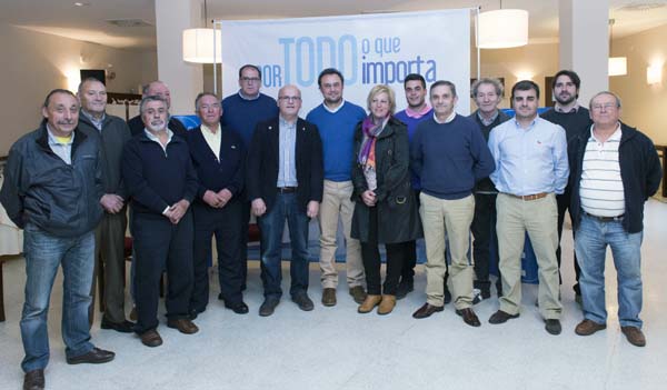 Os membros da lista do PP en Trives, con Manuel Baltar na presentación da candidatura./ Foto: Carlos G. Hervella.