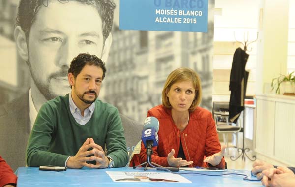 O candidato popular do Barco, Moisés Blanco coa directora da Axencia de Turismo de Galicia, Nava Castro.