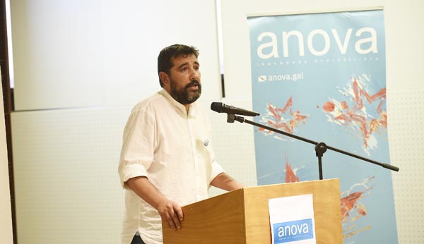 Lito Prado, candidato de Anova á alcaldía de Ourense, no mitin./ Foto: Carlos G. Hervella.