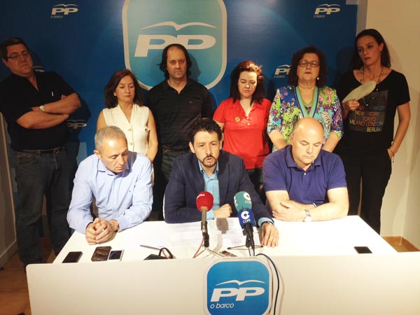 O cabeza de lista do PP nas pasadas eleccións no Barco, Moisés Blanco, na rolda de prensa convocada na tarde do 5 de maio.