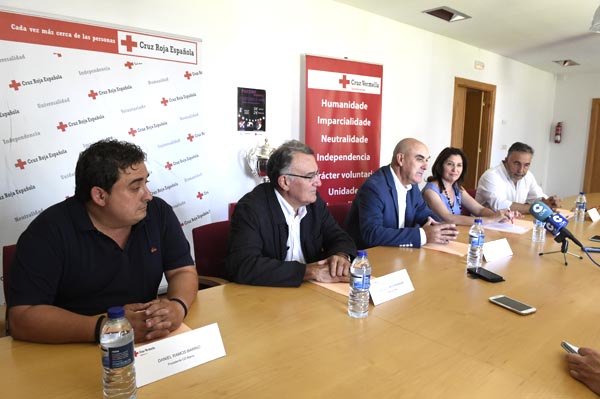 Presentación do partido solidario, na sede de Cruz Vermella Valdeorras. /Foto: Carlos G. Hervella.