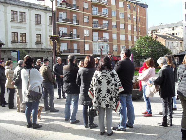 Participantes na concentración celebrada no Barco./ Foto: Ángeles Rodríguez.