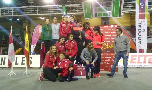 O equipo feminino do Adas impoñíase na San Silvestre de León.