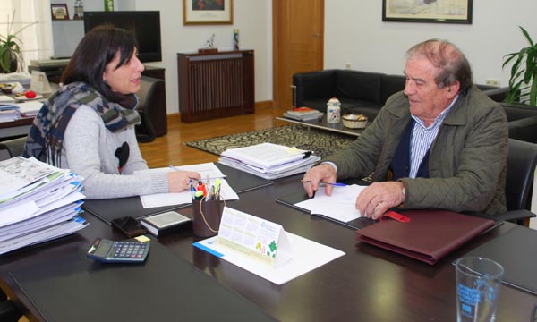 A conselleira do Medio Rural co alcalde do Bolo.