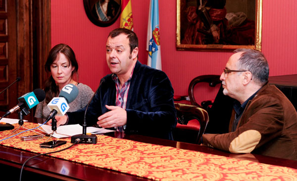 Membros da directiva da AGA na rolda de prensa. De esquerda á dereita:  Tamara Canosa, Carlos Ares e Nani García./ Foto: Moncho Fuentes.