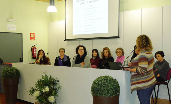 Unha das imaxes do Foro-debate celebrado no Barco con motivo do día da Muller./ Foto: Ángeles Rodríguez.