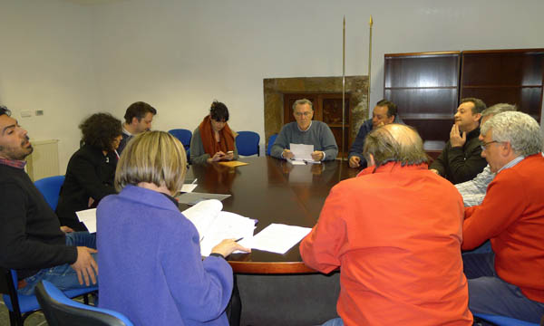 Á reunión asistían alcaldes e empresarios valdeorreses./ Foto: Ángeles Rodríguez.