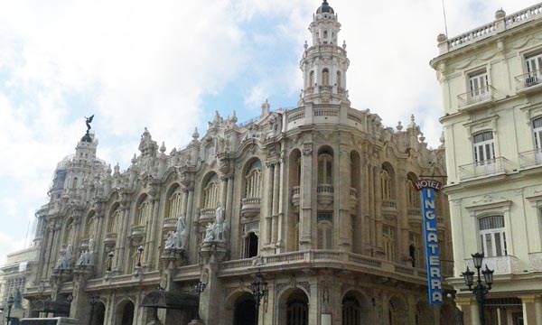 O Gran Teatro da Habana (Cuba) trala restauración. /Foto cedida por Felipe Cid, director da "Cova Céltiga".
