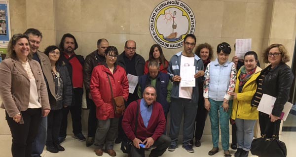 Entrega do cheque ás asociacións valdeorresas por parte do Colexio Divina Pastora do Barco.