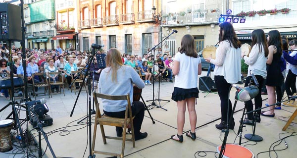 Unha das actuacións musicais do pasado ano no Día das Letras Galegas no Barco./ Foto: Ángeles Rodríguez.
