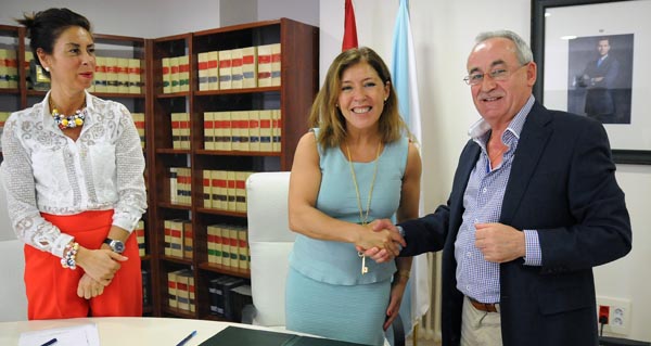O alcalde de Verea, coa conselleira de Medio Ambiente e a delegada territorial da Xunta en Ourense.