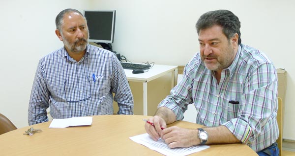 Representantes da Xunta de Persoal do Hospital Comarcal Valdeorras (HCV) do Barco, na rolda de prensa.