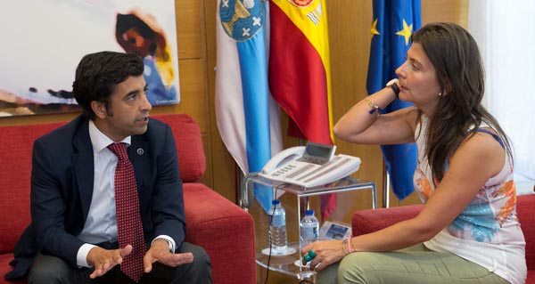 Un momento da reunión mantida entre Rey Varela e Yáñez.
