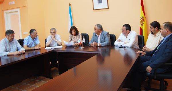 Un momento da reunión que Díaz Mouteira mantivo cos integrantes da Mancomunidade da comarca de Ourense.