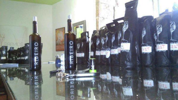 Botellas da cata na D.O. Ribeiro.