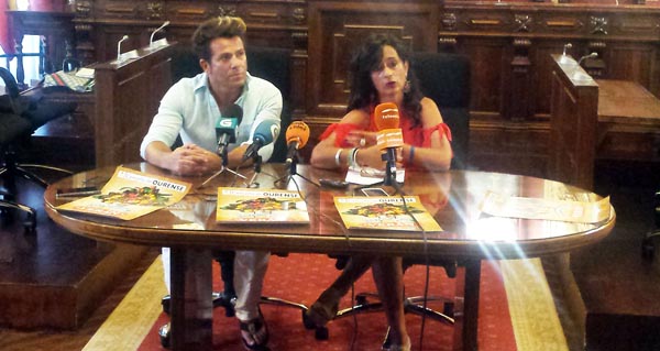 Paco Gallego e Belén Iglesias, esta mañá, durante a presentación do Entroido de Verán. // Foto: S. F.