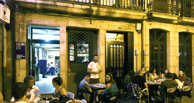 O Despacho Receptor de Loterias y Apuestas del Estado nº 55.950 está no bar Pingallo de Viana do Bolo. /Foto: Carlos G. Hervella.