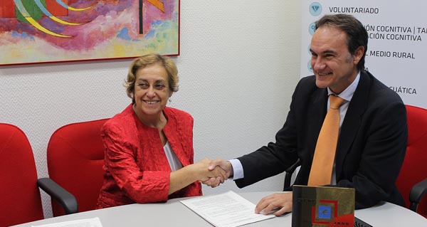 Blanco e Sánchez, tras a firma do convenio de colaboración.